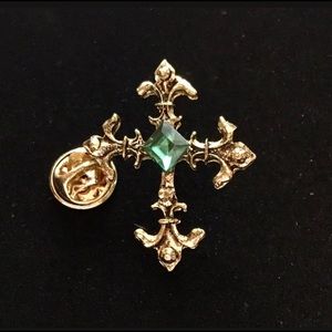 Vintage Gold Emerald Cross Brooch/Pin